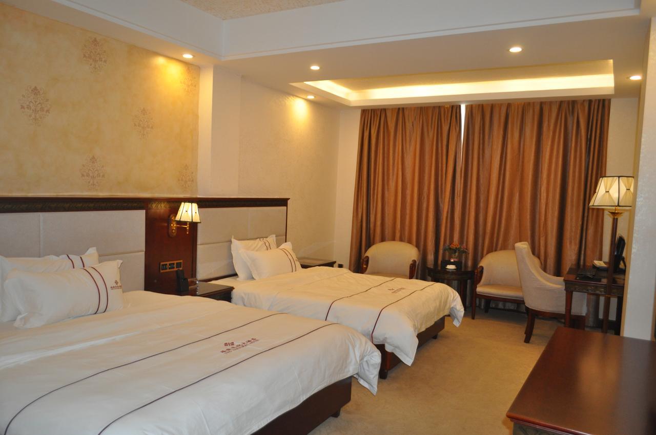 Guangdong Yao Cultural Hotel Liannan Exterior foto